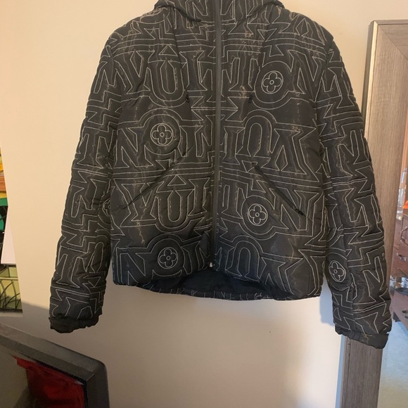 *Authentic* Louis Vuitton down jacket - Picture 4 of 4